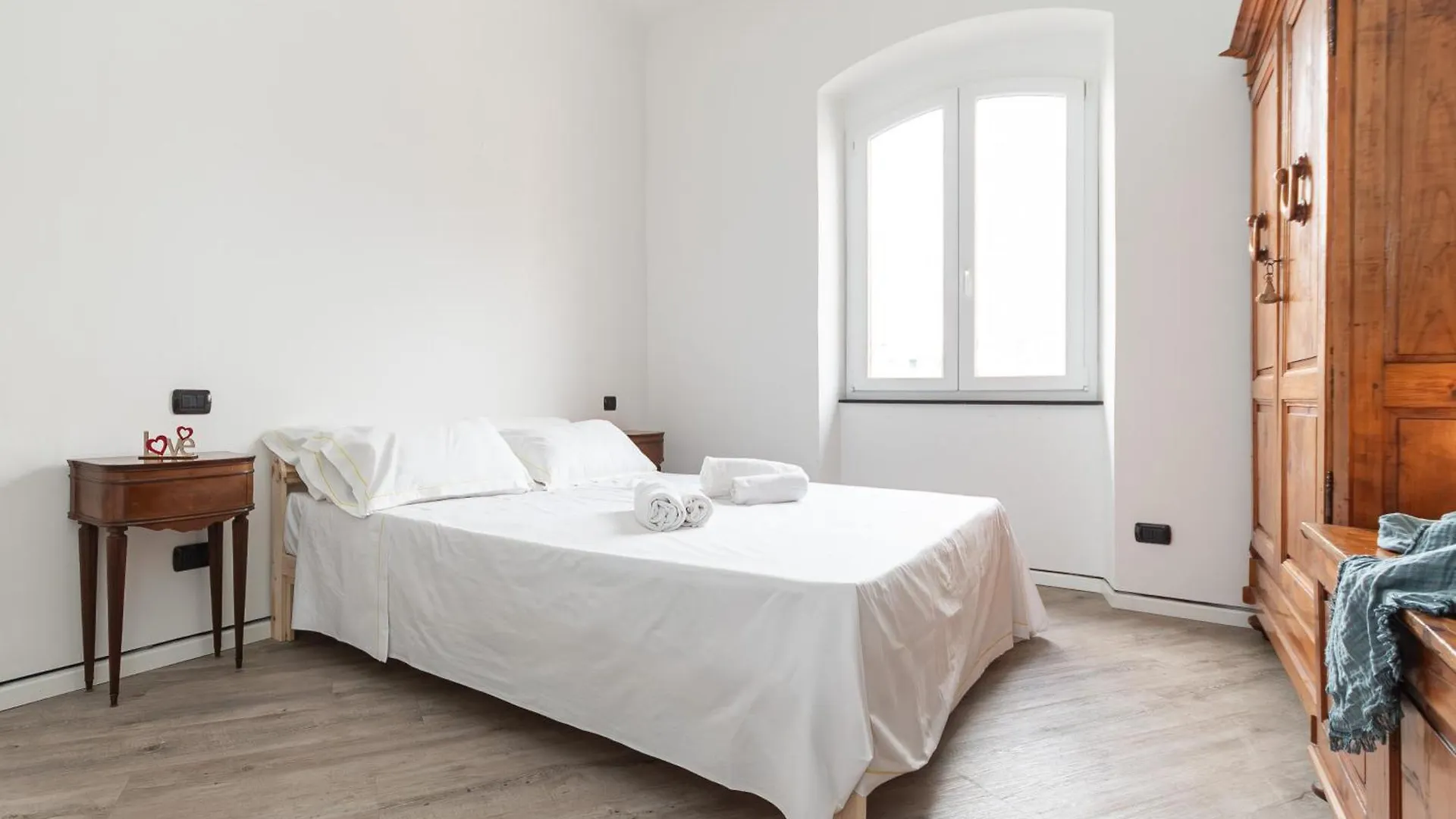 Spacious 3-Bedroom Apartment - 10 Min To City Center & 5 Min To Gaslini Hospital Genoa