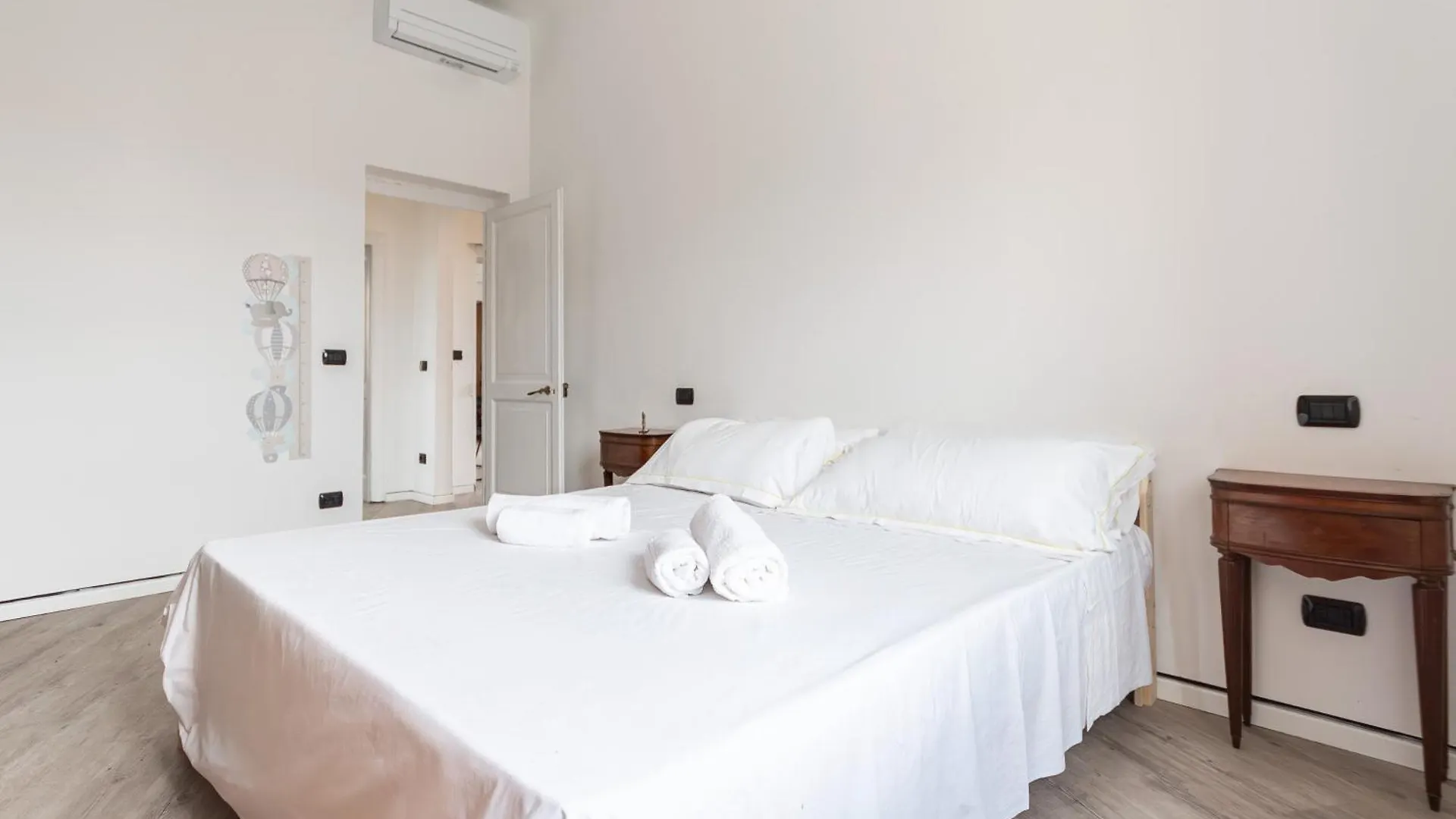 Spacious 3-Bedroom Apartment - 10 Min To City Center & 5 Min To Gaslini Hospital Genoa