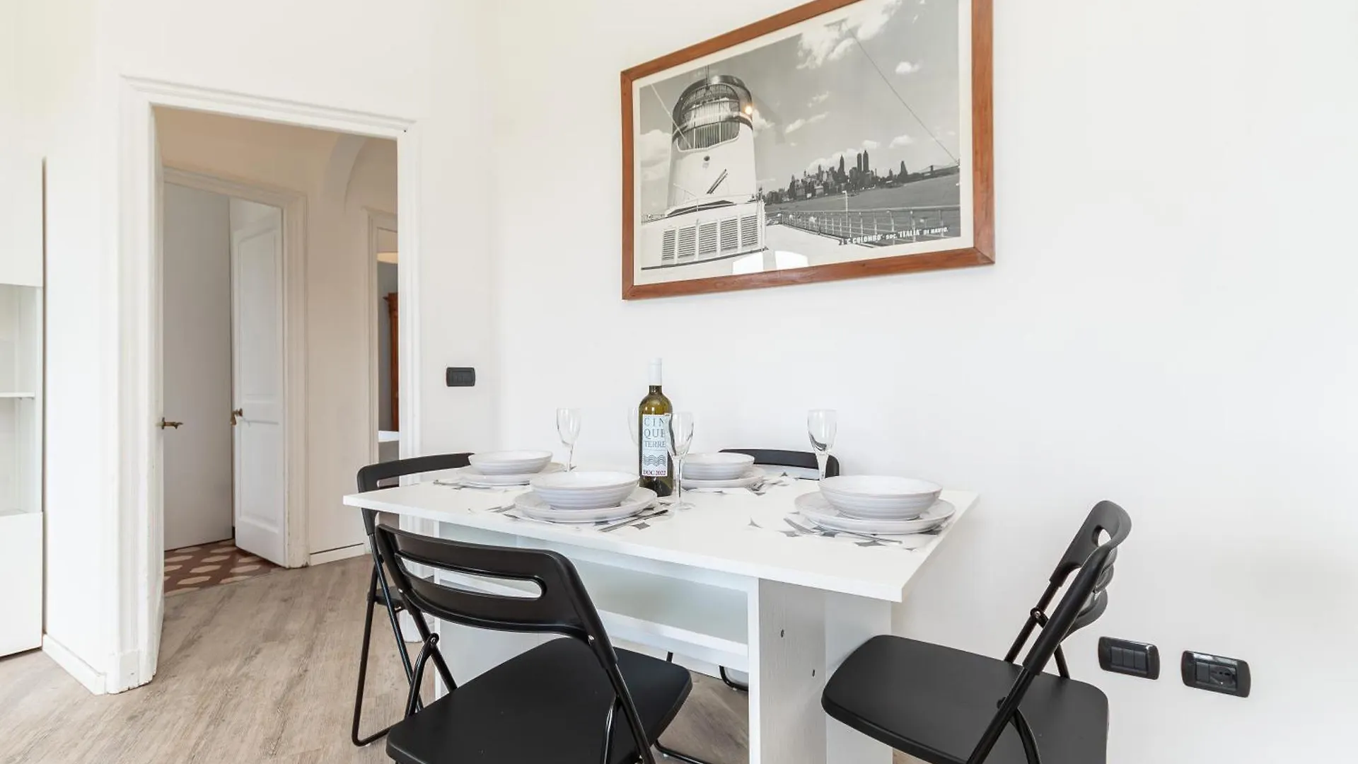 Spacious 3-Bedroom Apartment - 10 Min To City Center & 5 Min To Gaslini Hospital Genoa