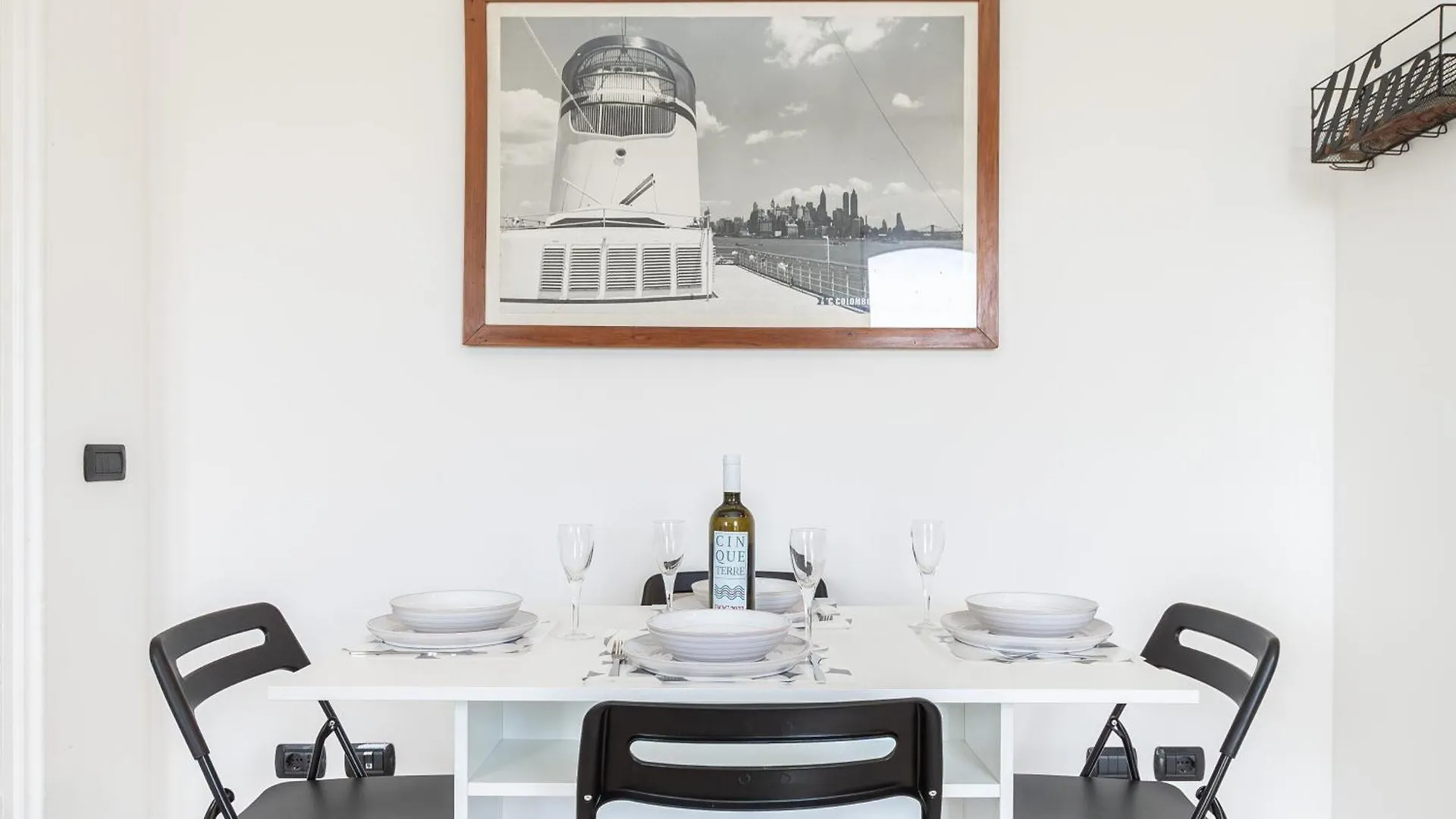 Spacious 3-Bedroom Apartment - 10 Min To City Center & 5 Min To Gaslini Hospital Genoa